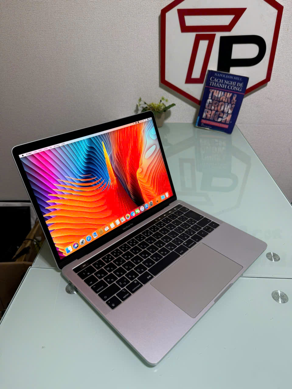MacBook本体 MacBook Pro 2019 16GB/256GB Core i5 41vB1DGuxQL._UF894,1000_QL80_.jpg
